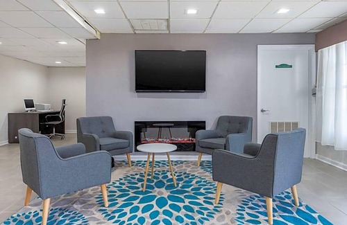 Red Hill Hotel | Econo Lodge at the University