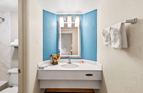Augusta Hotel | Econo Lodge Augusta North - Washington Road