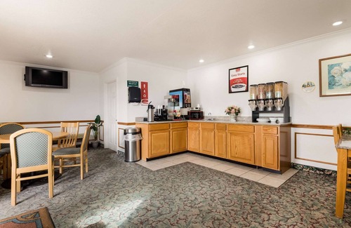 Bartlesville Hotel | Econo Lodge Bartlesville Hwy 75