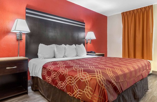 Columbia Hotel | Econo Lodge Fort Jackson