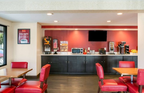 Frederick Hotel | Econo Lodge Frederick I-70