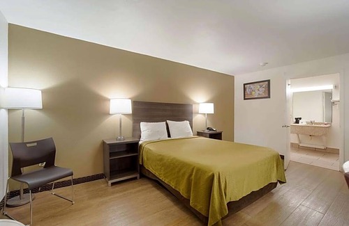 Goose Creek Hotel | Econo Lodge Goose Creek