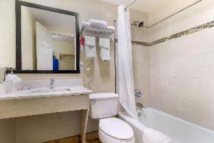 Gatlinburg Hotel | Econo Lodge Inn & Suites Gatlinburg at the Convention Center