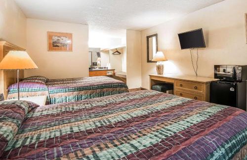 Kalispell Hotel | Econo Lodge Inn & Suites Kalispell - Glacier National Park Gateway