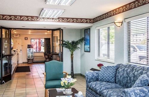 La Vergne Hotel | Econo Lodge Inn & Suites Southeast