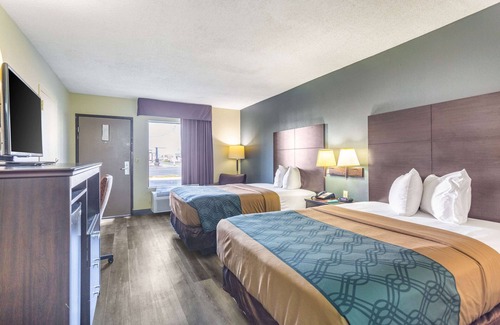 Clarksville Hotel | Econo Lodge Inn & Suites