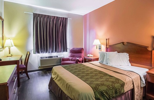 Ripley Hotel | Econo Lodge Inn & Suites
