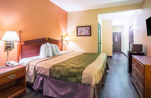 Ripley Hotel | Econo Lodge Inn & Suites