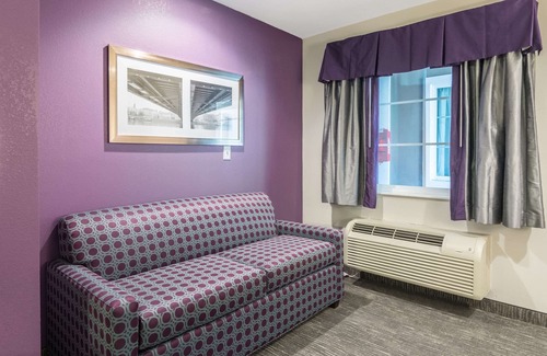 North Little Rock Hotel | Econo Lodge Inn & Suites North Little Rock near Riverfront
