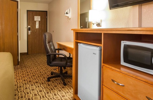 North Kansas City Hotel | Econo Lodge Kansas City Downtown North