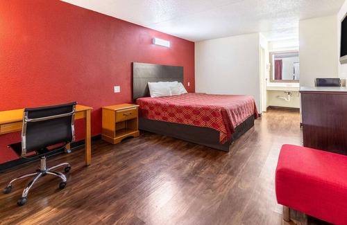 Ashley Oaks Hotel | Econo Lodge Knoxville West - Turkey Creek