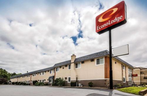 La Crosse Cabin | Econo Lodge La Crosse North