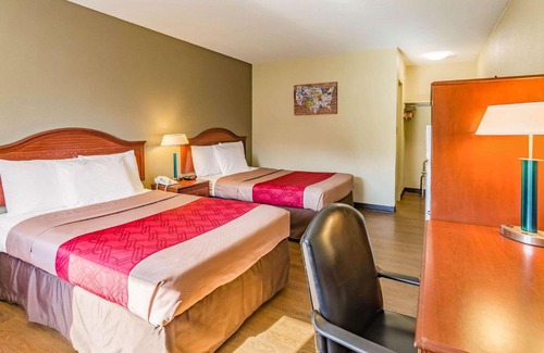Lexington Cabin | Econo Lodge Lexington Downtown near I-81