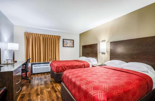 Milwaukee Cabin | Econo Lodge Milwaukee Airport