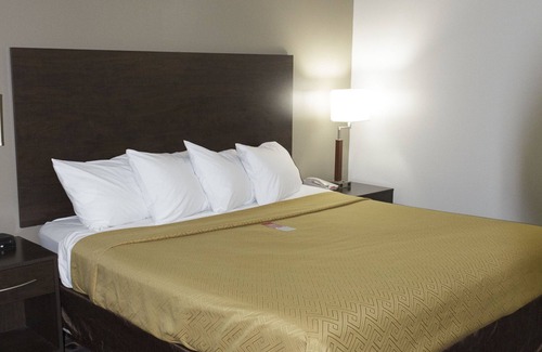 Milwaukee Hotel | Econo Lodge Milwaukee Airport