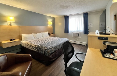 Banff Trail Hotel | Econo Lodge Motel Village