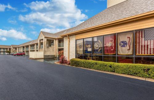 Fleet Hotel | Econo Lodge Naval Station Norfolk