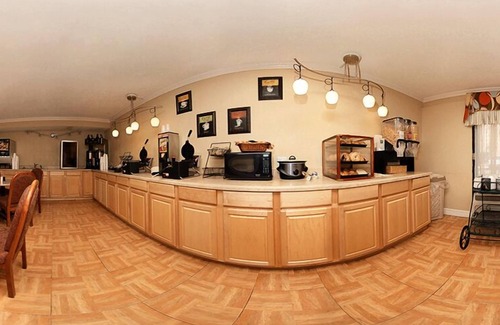 North Charleston Hotel | Econo Lodge North