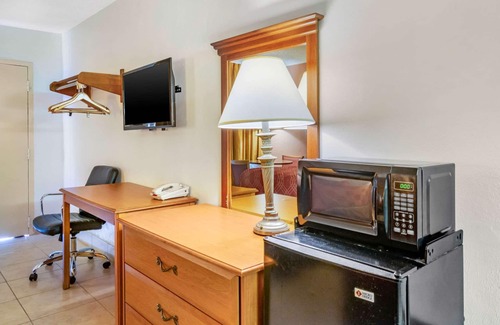Fort Myers Hotel | Econo Lodge North