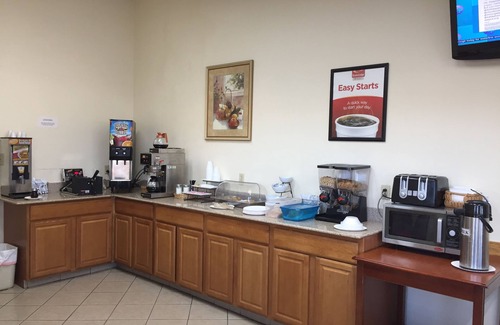 Norwalk Hotel | Econo Lodge Norwalk