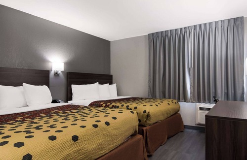 Portage Hotel | Econo Lodge Portage