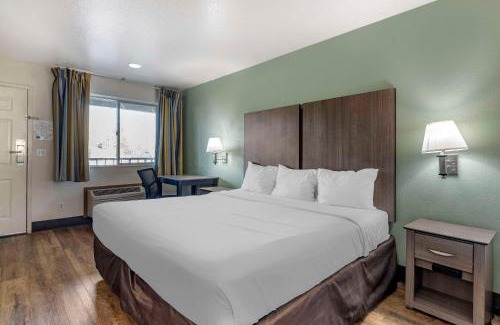 Parkrose Cabin | Econo Lodge Portland Airport