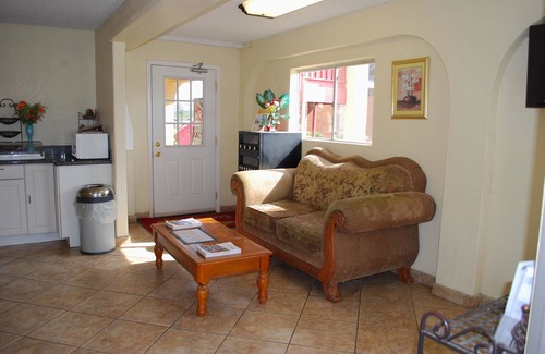 San Marcos Hotel | Econo Lodge San Marcos University Area