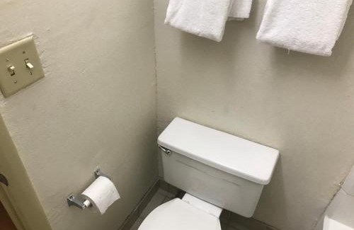 Savannah Hotel | Econo Lodge Savannah Midtown
