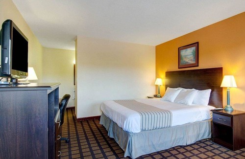 Sharon Hotel | Econo Lodge Sharon