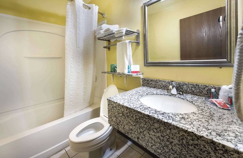Fredericksburg Hotel | Econo Lodge Spotsylvania Town Center