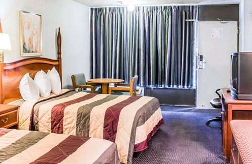 Greensboro Hotel | Econo Lodge & Suites