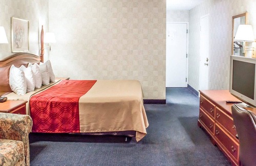 Greensboro Hotel | Econo Lodge & Suites