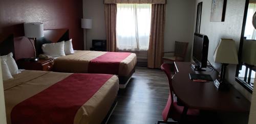 Southwest Area Cabin | Econo Lodge
