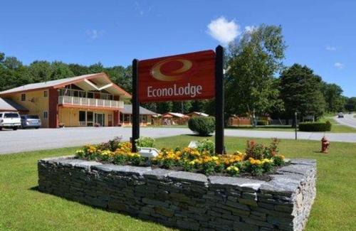 Manchester Center Cabin | Econo Lodge