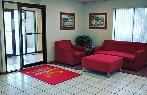Maquoketa Hotel | Econo Lodge