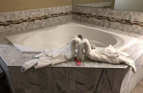 Newport Hotel | Econo Lodge