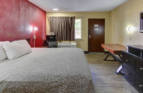 North Central Hotel | Econo Lodge Virginia Beach Town Center