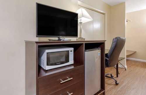 Woodstock Hotel | Econo Lodge Woodstock - Shenandoah Valley I-81