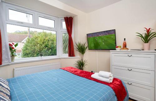 Greenwich Apartment | Economy Double Room G2 (Sandycroft Guest House)
