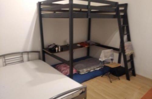 Kosire Apartment | Economy flat 18 minutes from Vaclavske namesti