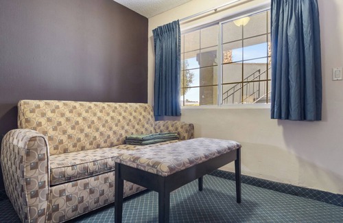 Barstow Hotel | Economy Inn Barstow