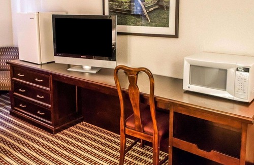 Warren Hotel | Economy Inn & Suites