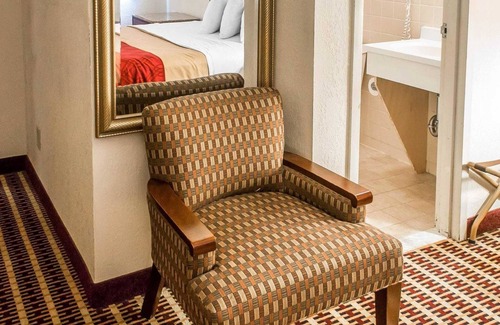 Warren Hotel | Economy Inn & Suites