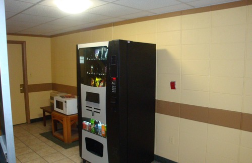 Green Bay Hotel | Economy Inn