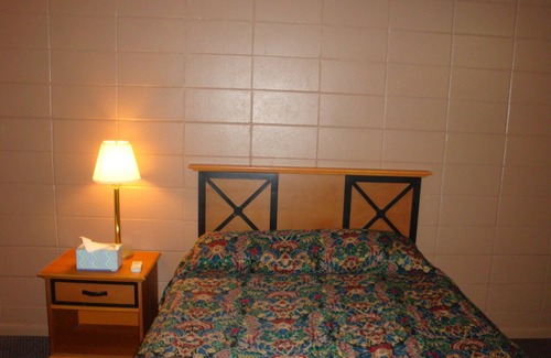 Green Bay Hotel | Economy Inn