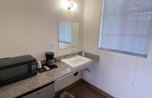 Paso Robles Hotel | Economy Inn
