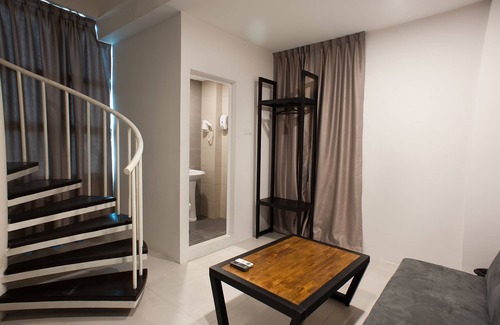 Kampung Sungai Nibong Hotel | Econtel Hotel
