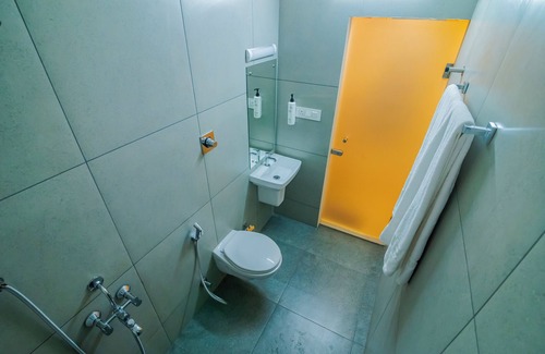 Kochi Cabin | EcoValue Kochi - 200 meters from Kerala High Court