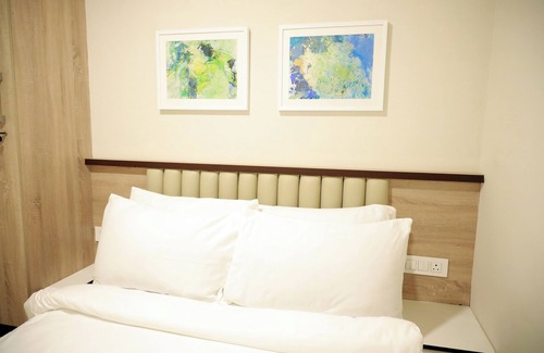 Kochi Cabin | EcoValue Kochi - 200 meters from Kerala High Court