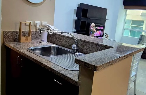 Simon Bolivar Apartment | Ecuabook Torre Sol Departamento Familiar 901